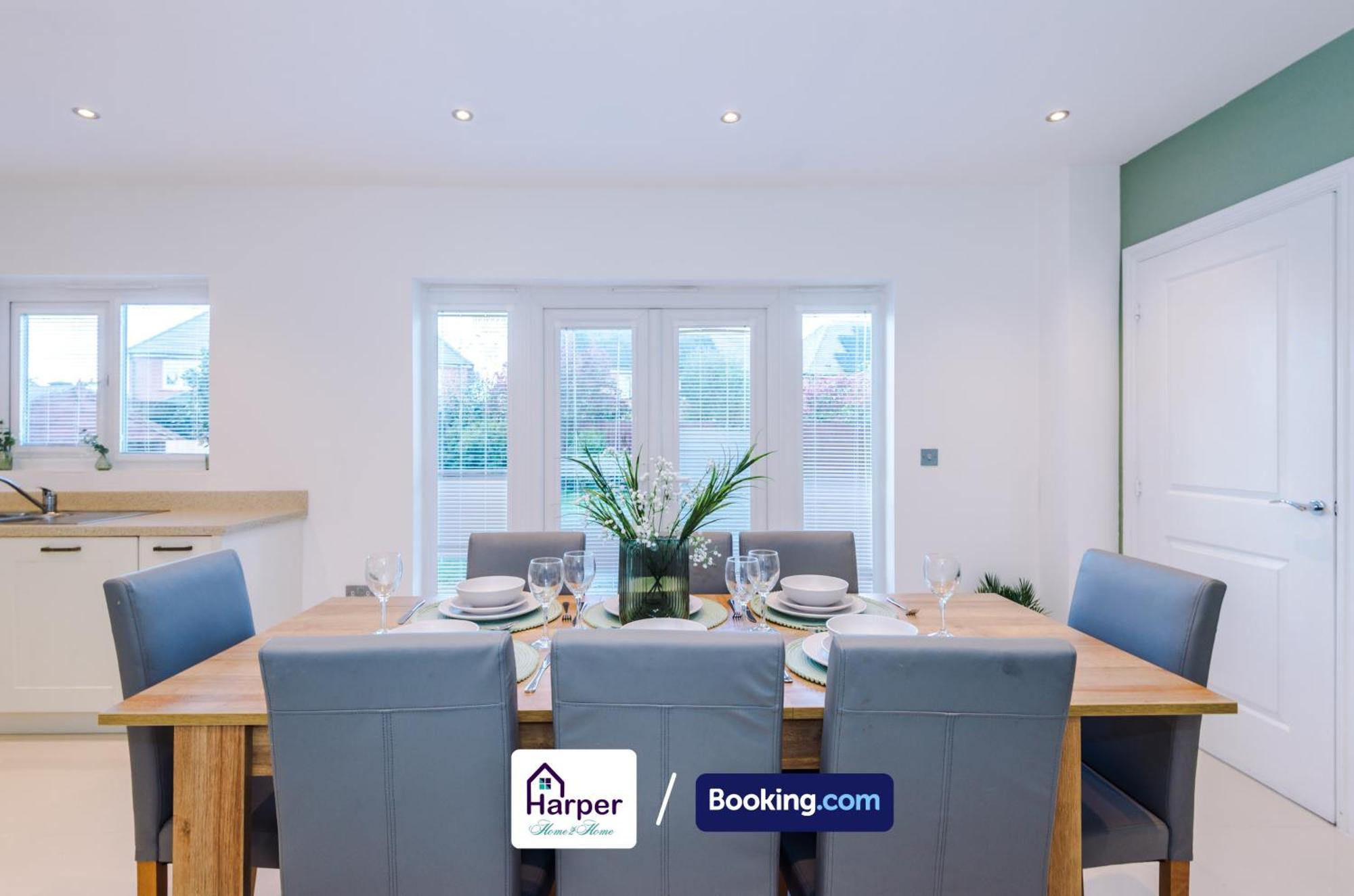 Christleton 4 Bedroom By Harperletting Short Lets & Serviced Accommodation Chester With Detached Games Room Drive Long Or Short Stays מראה חיצוני תמונה